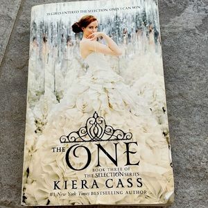 The one , book of 3 of the selection series